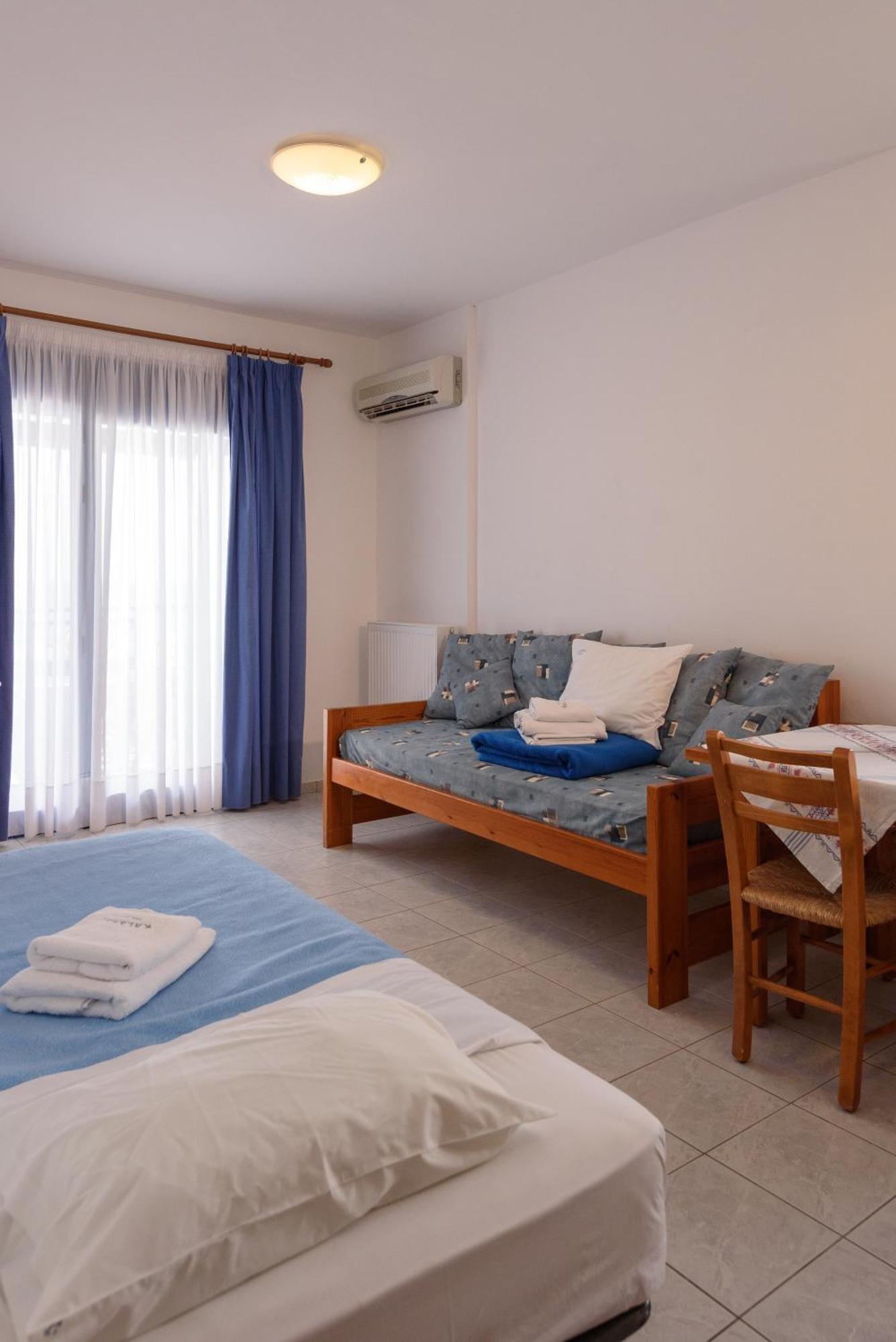 Finikas Studios & Apartments - Kalamaki Holidays Extérieur photo