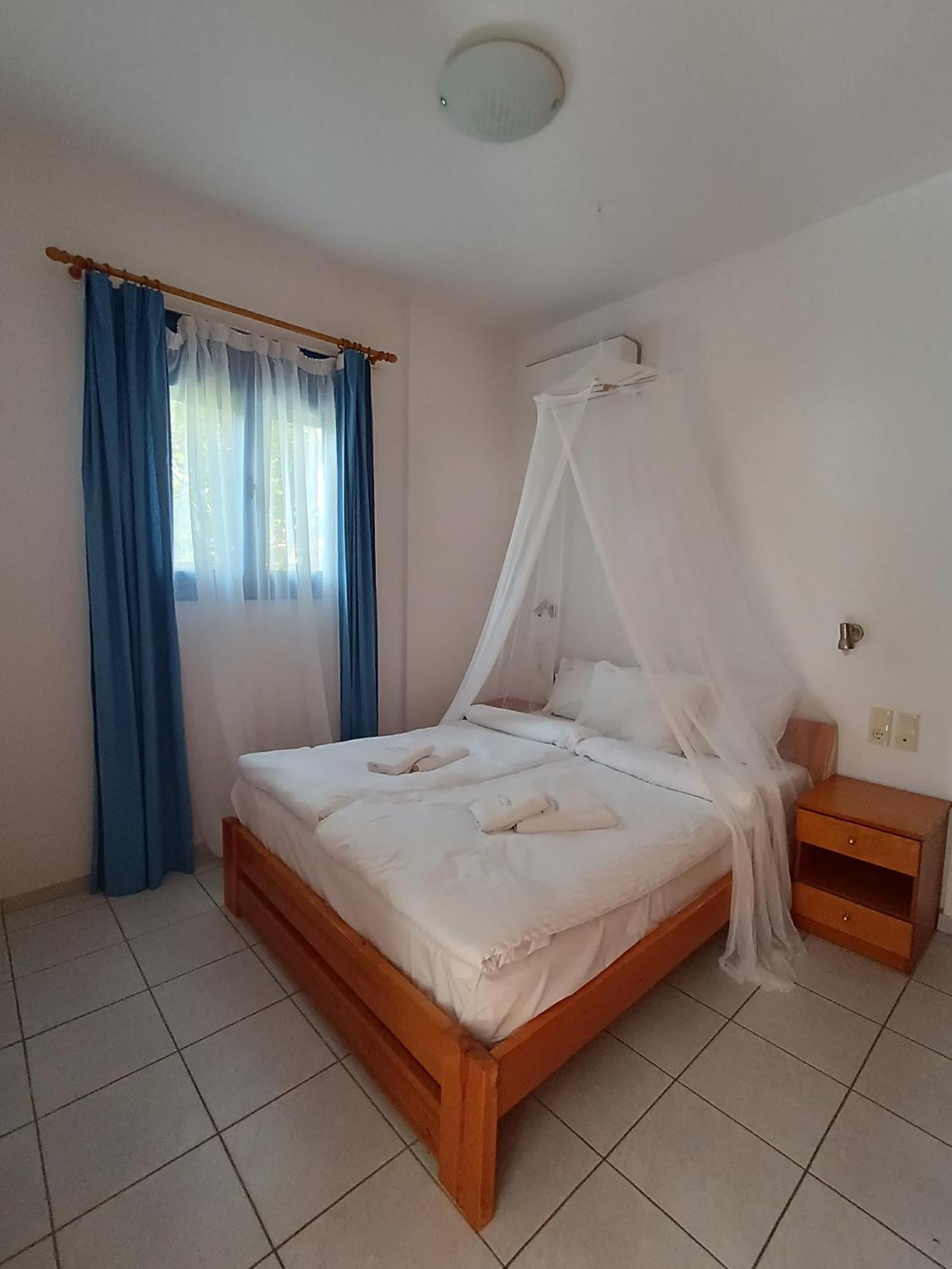 Finikas Studios & Apartments - Kalamaki Holidays Extérieur photo